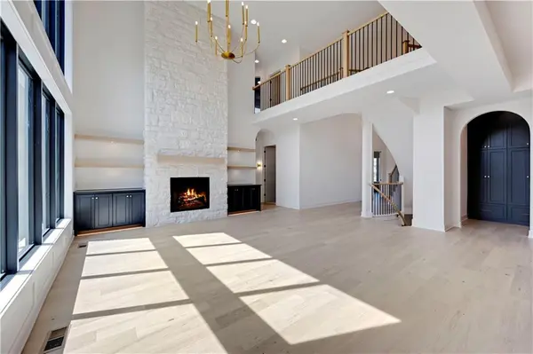 18105 Cody ST, Overland Park, KS 66013