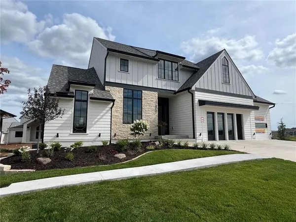 11809 W 181st ST, Overland Park, KS 66013