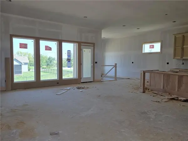 4525 145th CT, Basehor, KS 66007