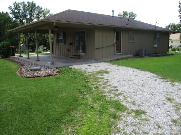 343 E 1st AVE, Garnett, KS 66032