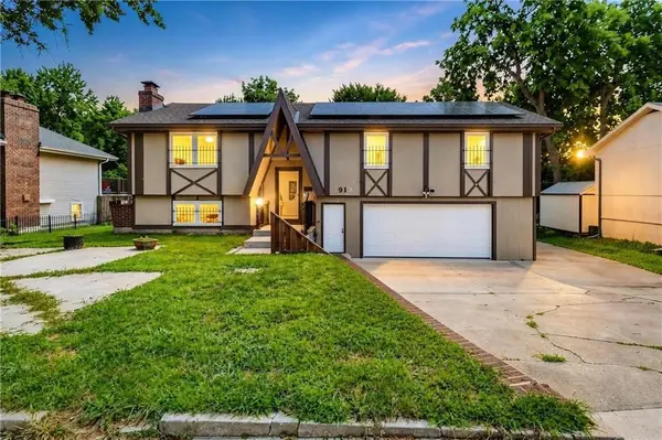 7917 N Troost AVE, Kansas City, MO 64118