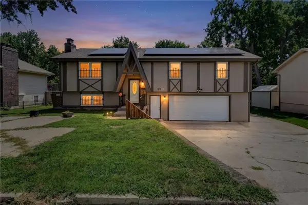 7917 N Troost AVE, Kansas City, MO 64118