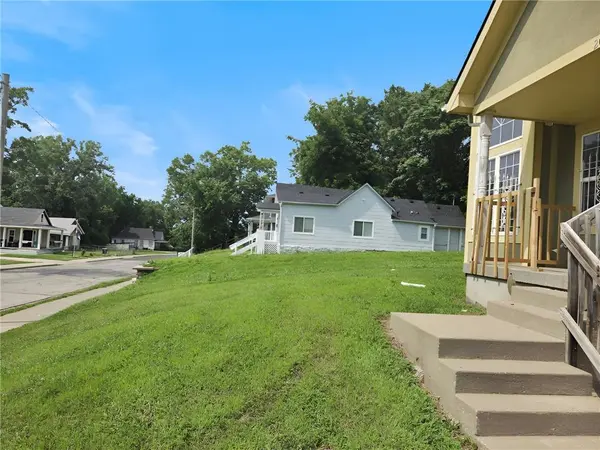 2035 Montgall AVE, Kansas City, MO 64127