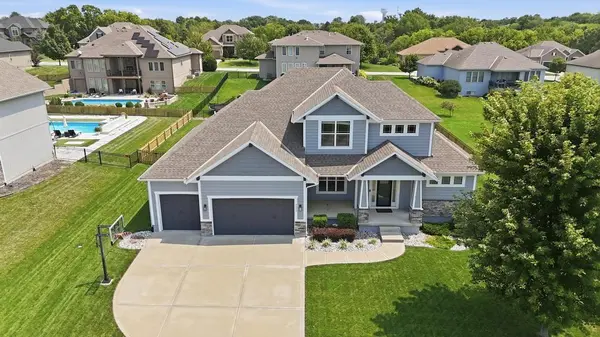 4333 SE Trotter DR, Lee's Summit, MO 64082