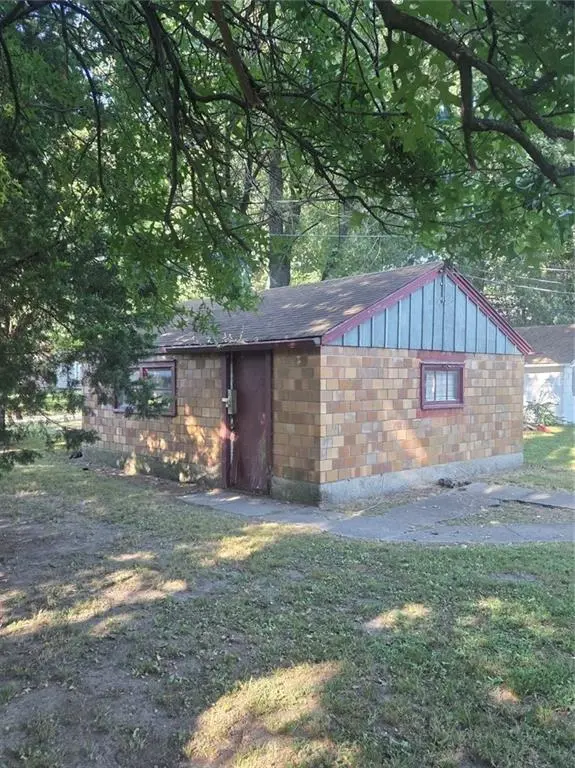 649 E 20th ST, Pittsburg, KS 66762