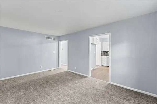 7030 MANCHESTER AVE, Kansas City, MO 64133