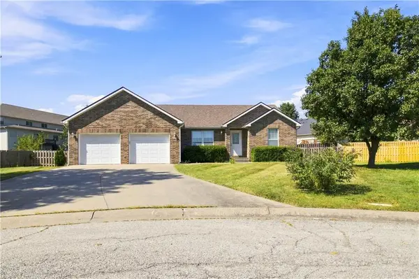 1595 Roanoke CT, Warrensburg, MO 64093