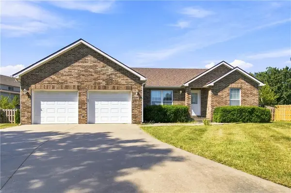 1595 Roanoke CT, Warrensburg, MO 64093
