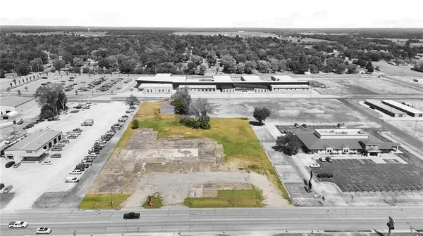 1406 East ST, Iola, KS 66749