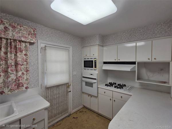 42 Sheridan ST, Huntington, NY 11743