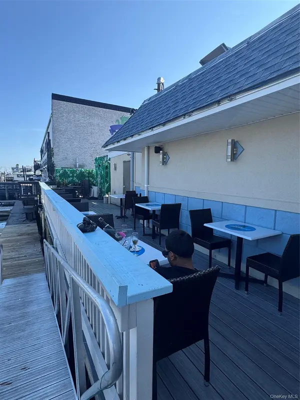281 Woodcleft AVE #2, Freeport, NY 11520