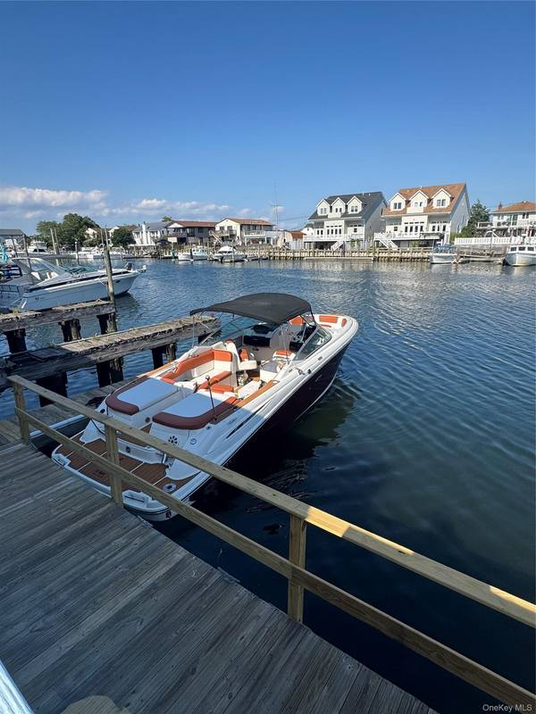 281 Woodcleft AVE #2, Freeport, NY 11520