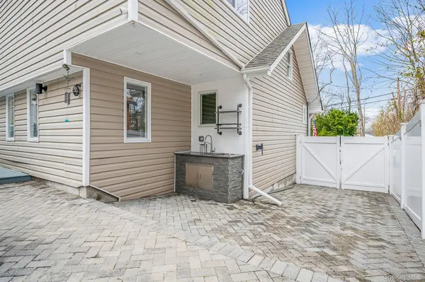 38 Hawthorne RD, Rocky Point, NY 11778