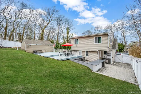 38 Hawthorne RD, Rocky Point, NY 11778