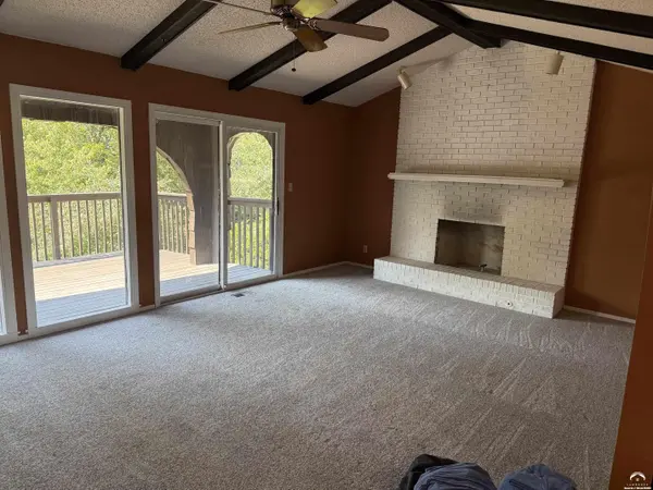 1913 Kasold DR, Lawrence, KS 66047