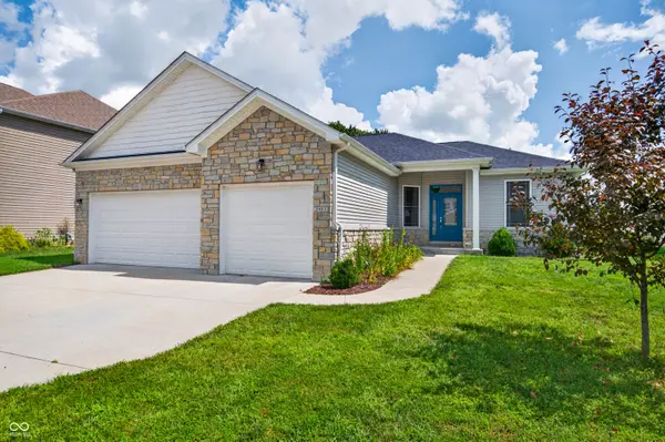 2981 Daylily DR, Columbus, IN 47201