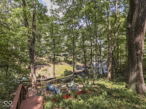 7629 Hummingbird DR, Nineveh, IN 46164