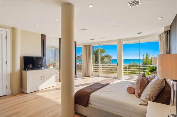 648 BEACH RD, Sarasota, FL 34242