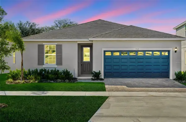 784 SUNSHOWER DR, Lady Lake, FL 32159