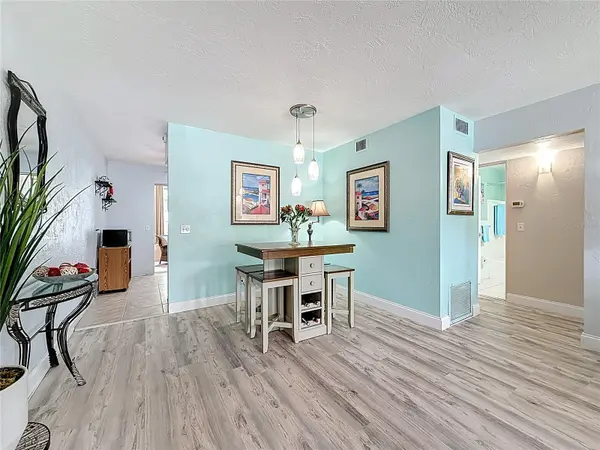 5861 42ND TER N #1610, Kenneth City, FL 33709