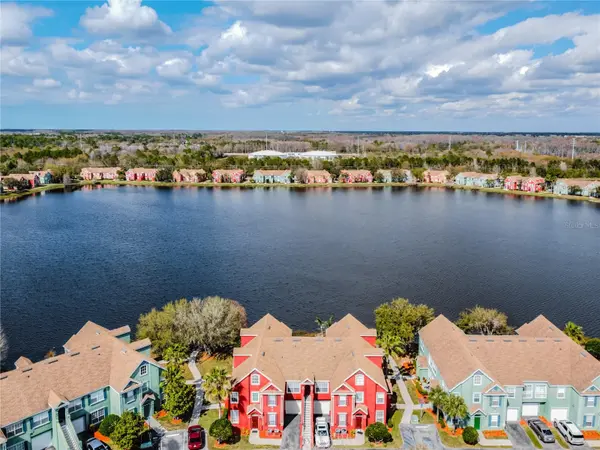 9632 LAKE CHASE ISLAND WAY #9632, Tampa, FL 33626