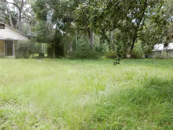 38006 CENTRAL AVE, Zephyrhills, FL 33540