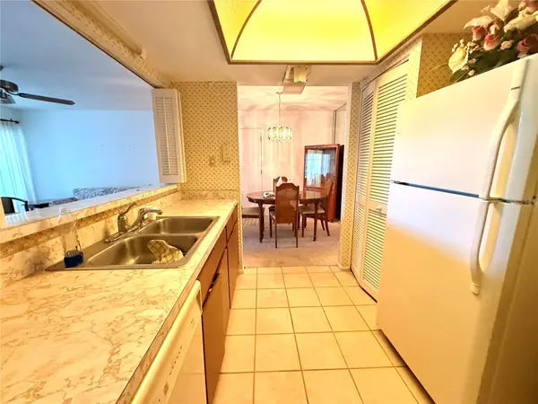 8111 BUGLE CT #2, Port Richey, FL 34668