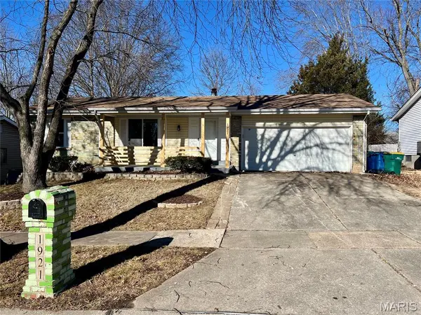 1921 Lakeheights LN, Unincorporated, MO 63138