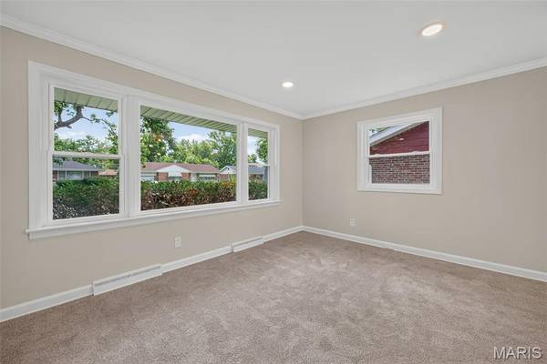 305 Ward DR, Ferguson, MO 63135