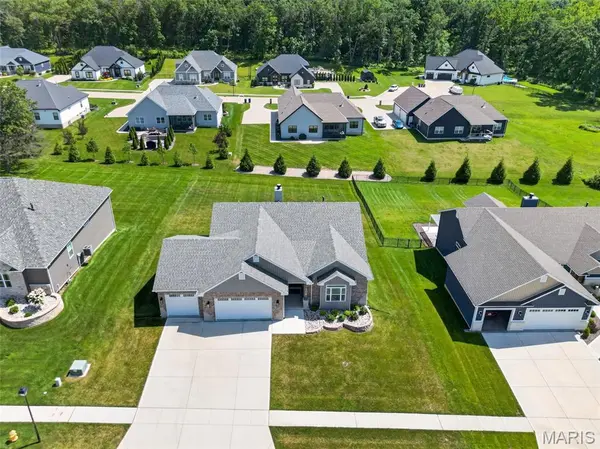 106 Stone Canyon BLVD, Foristell, MO 63348