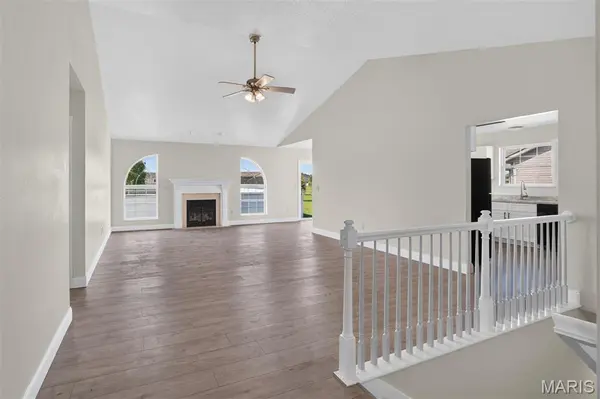 70 Bridgewater LN, Highland, IL 62249