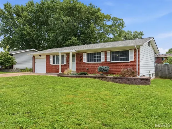 4514 Niagara DR, St Louis, MO 63129
