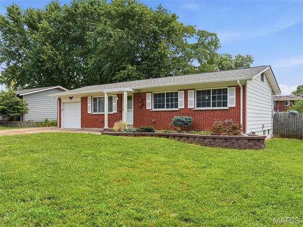 4514 Niagara DR, St Louis, MO 63129