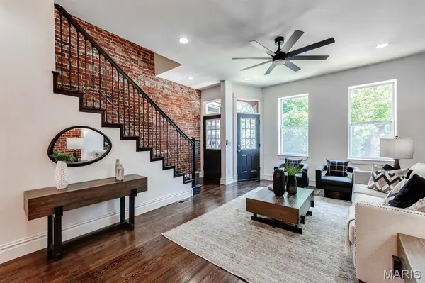 3437 Nebraska AVE, St Louis, MO 63118