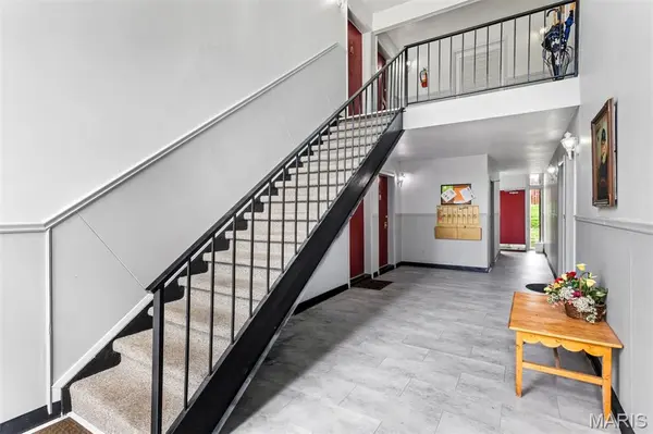 9047 Villaridge #A, St Louis, MO 63123