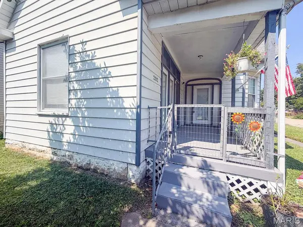 202 E 2nd ST, De Soto, MO 63020