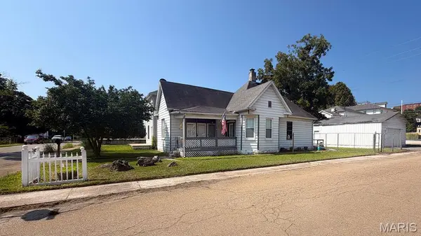 202 E 2nd ST, De Soto, MO 63020