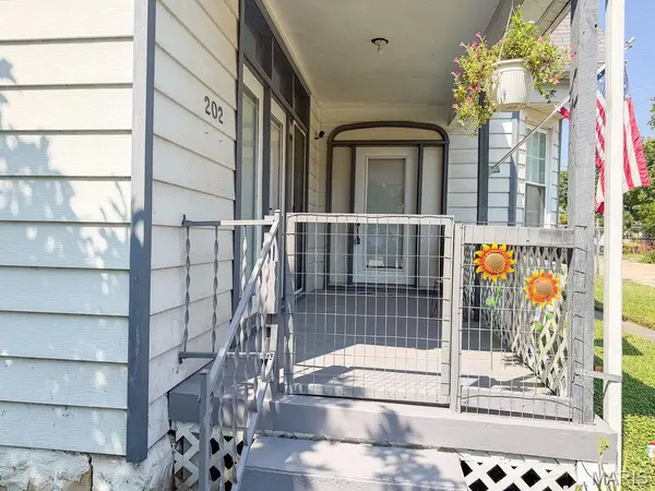 202 E 2nd ST, De Soto, MO 63020
