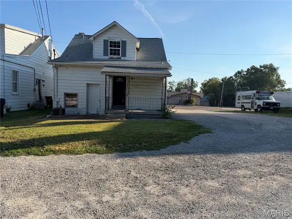 1608 W Main ST, Belleville, IL 62220