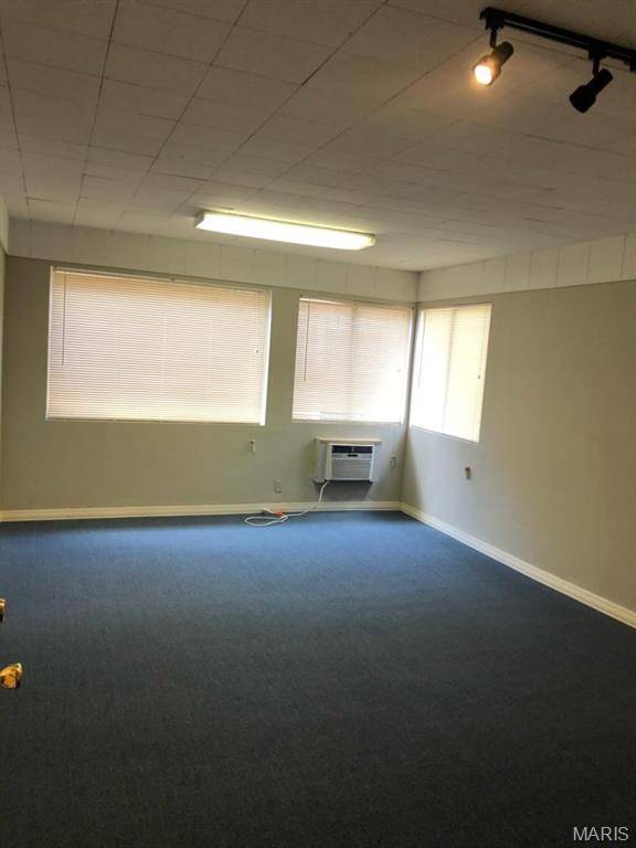 8001 Clayton RD #F, St Louis, MO 63117