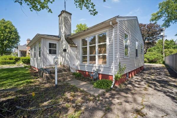 735 Prairie AVE, Barrington, IL 60010
