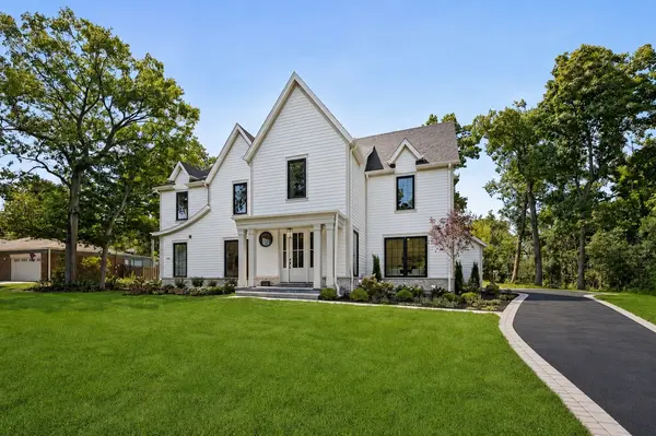 880 Bittersweet DR, Northbrook, IL 60062