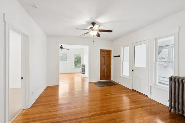 807 Greenleaf ST #2, Evanston, IL 60202