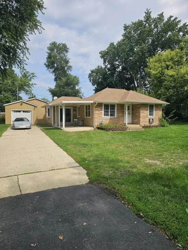 7304 Hiawatha DR, Wonder Lake, IL 60097