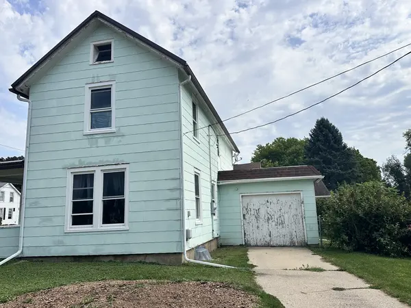 639 W Ordway ST, Freeport, IL 61032