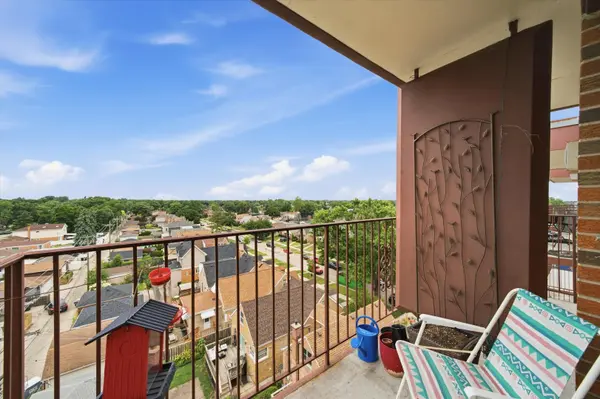 7830 W North AVE #710, Elmwood Park, IL 60707