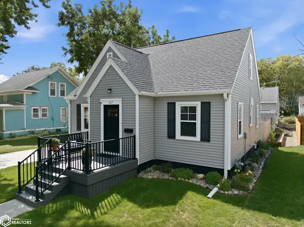 207 N 7th ST, Clear Lake, IA 50428