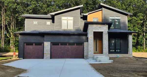 85 Eskir LN, Crown Point, IN 46307