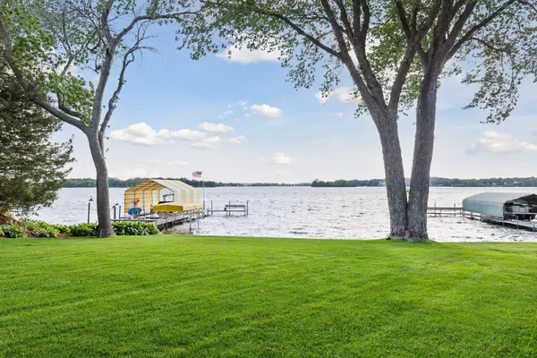 3035 Casco Point RD, Wayzata, MN 55391