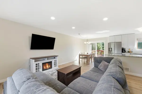 975 Savannah RD, Eagan, MN 55123